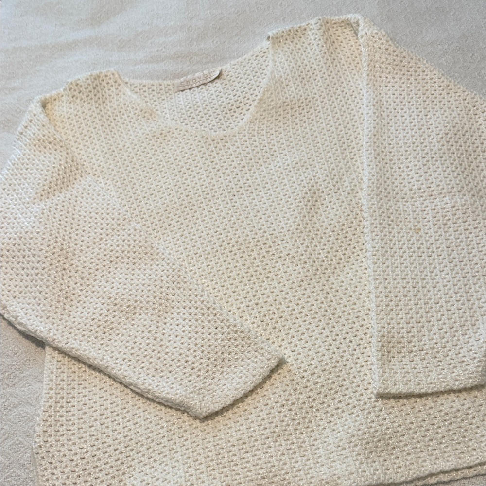 Elegant White V-Neck Sweater